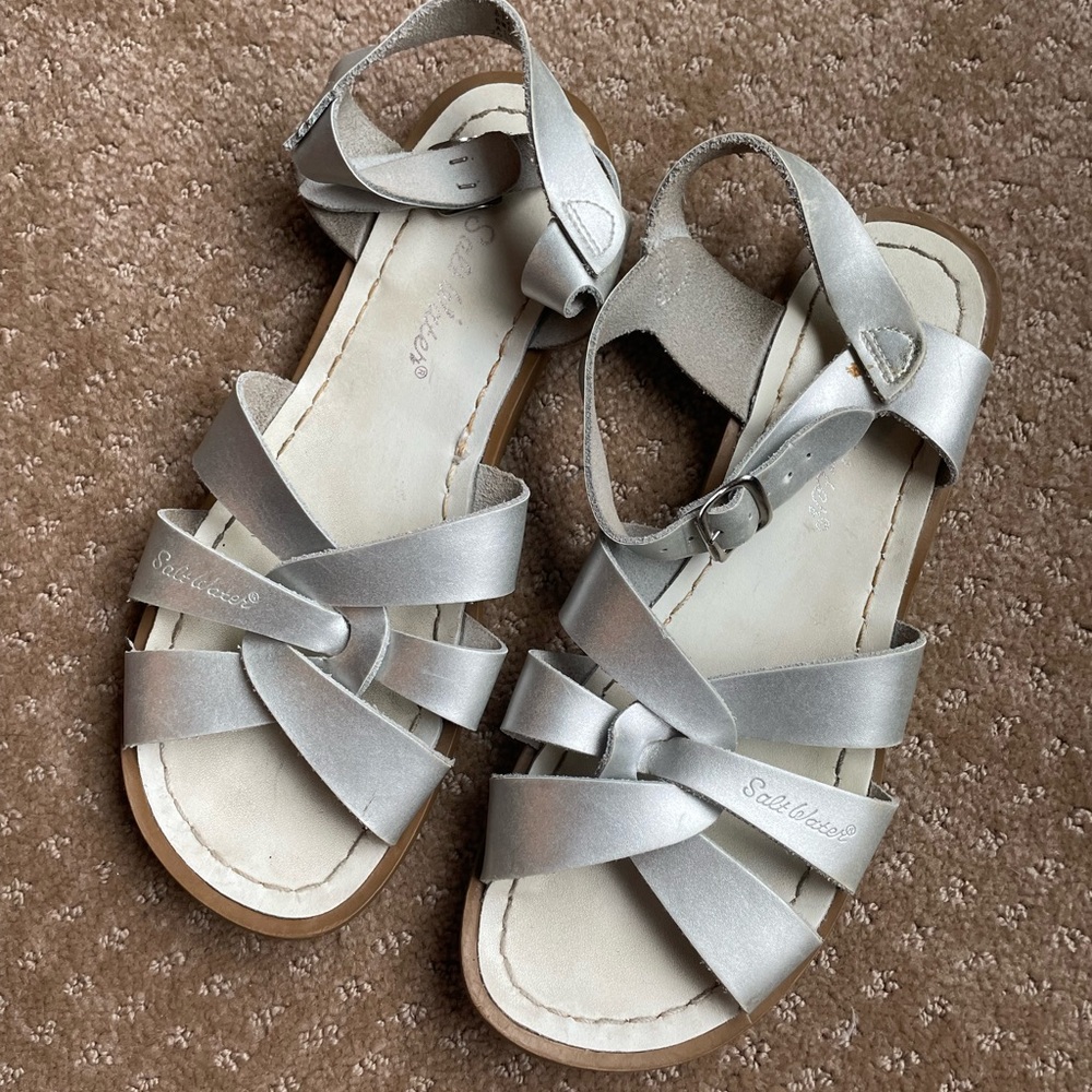 Classic Saltwater Sandals Silver leather size 9